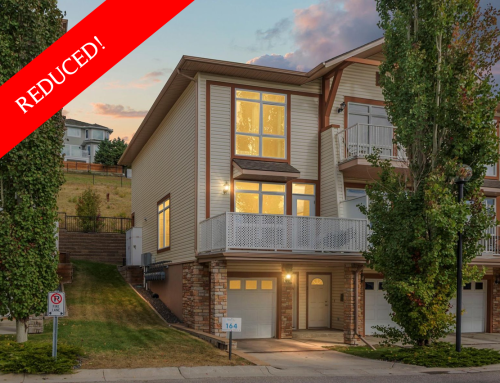# 1, 164 Rockyledge View NW